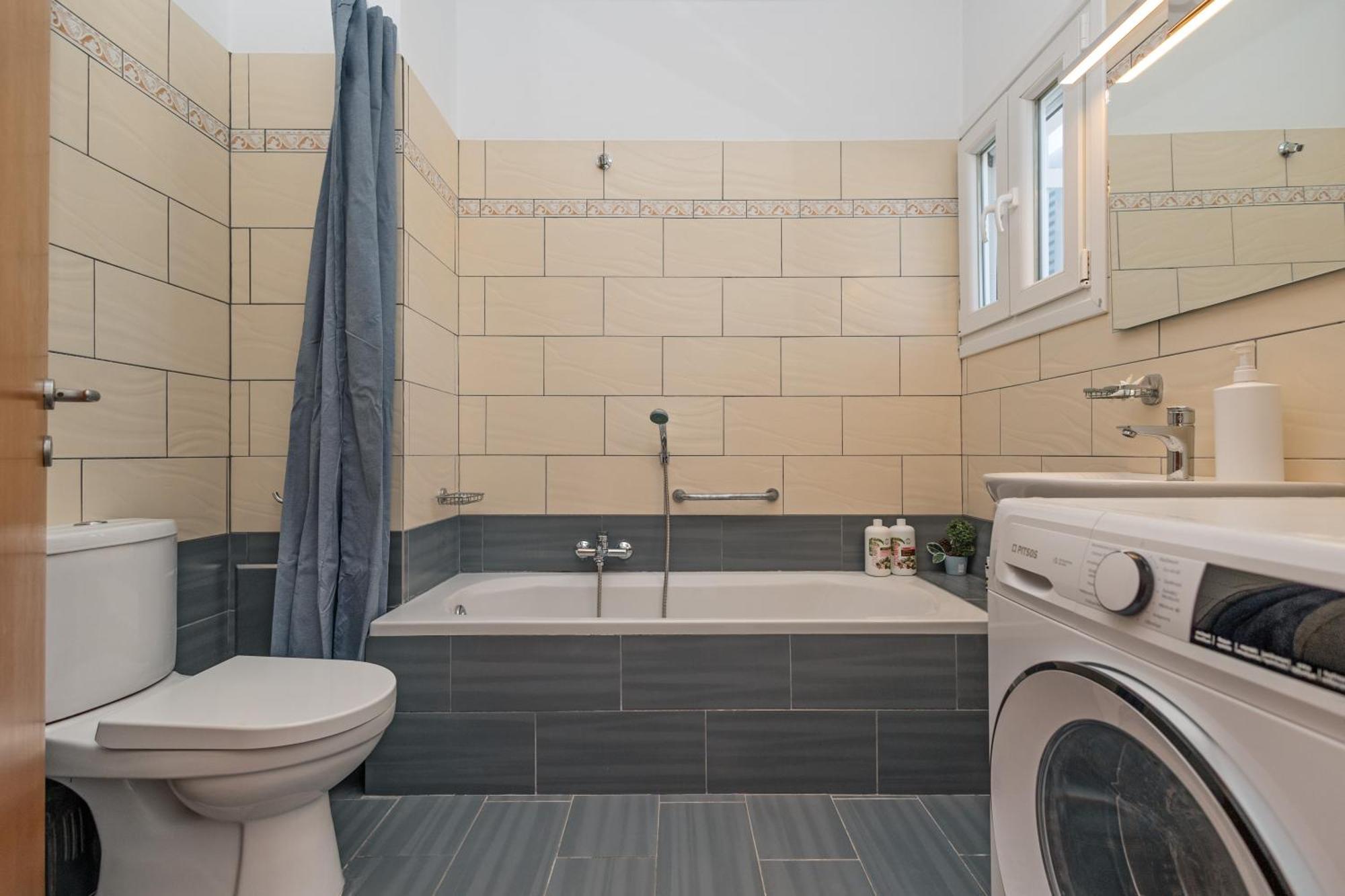 Vasilis Modern Apartment